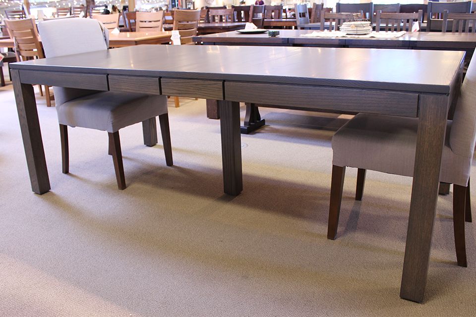 Oak Dining Table with Two 12" Leaves