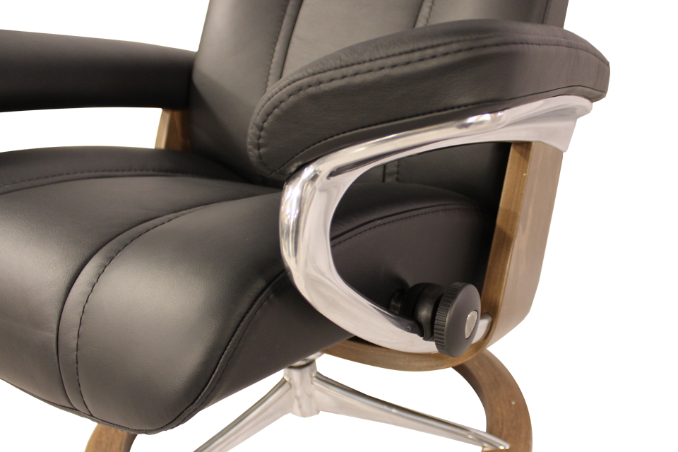 Ekornes Stressless Wing Recliner And Ottoman