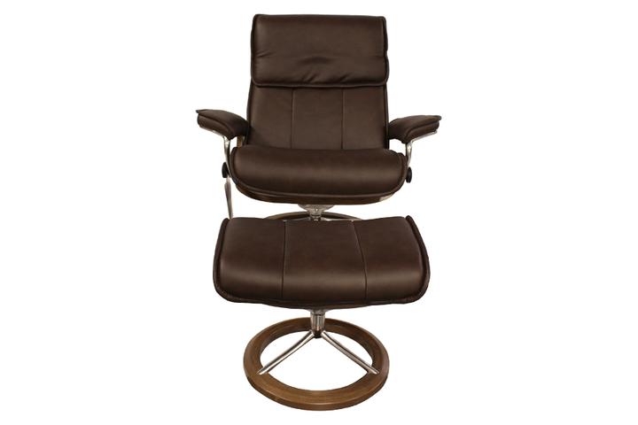 Ekornes Stressless Admiral Large Recliner And Ottoman