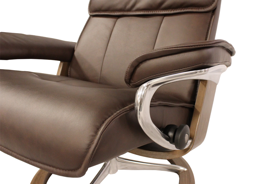 Ekornes Stressless Admiral Large Recliner And Ottoman