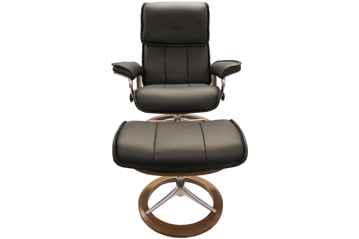 Ekornes Stressless Admiral Recliner And Ottoman