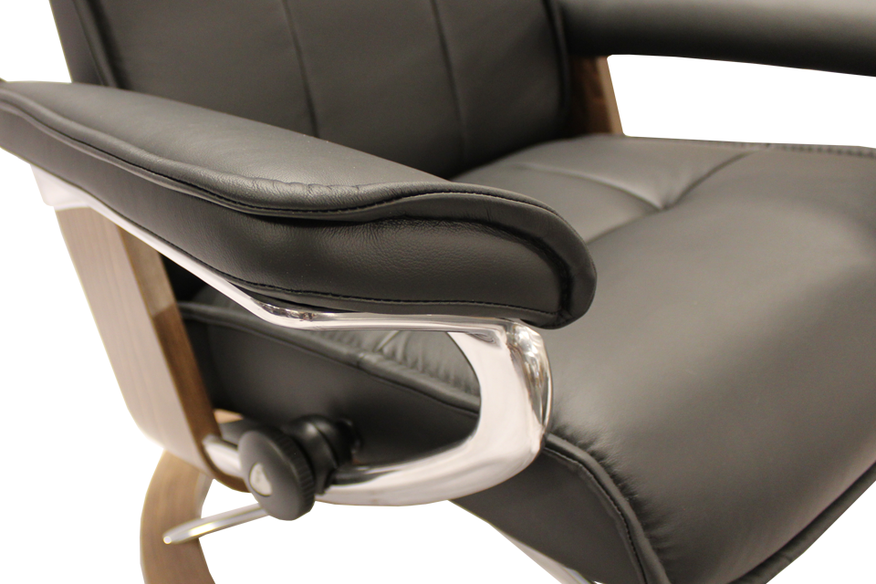 Ekornes Stressless Admiral Recliner And Ottoman