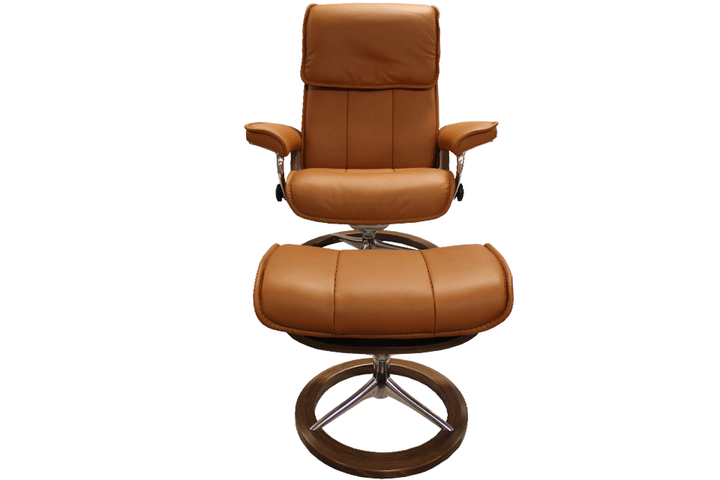 Ekornes Stressless Admiral Signature Medium Recliner And Ottoman