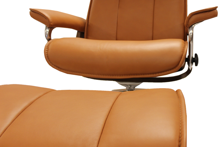 Ekornes Stressless Admiral Signature Large Recliner And Ottoman